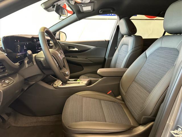 new 2025 Buick Envista car, priced at $27,280