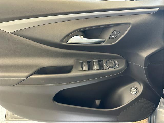 new 2025 Buick Envista car, priced at $27,280