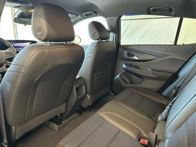 new 2025 Buick Envista car, priced at $27,280