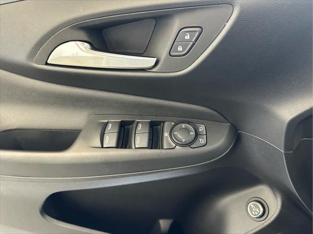 new 2025 Buick Envista car, priced at $27,280