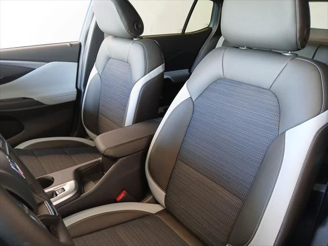 new 2025 Buick Envista car, priced at $26,392