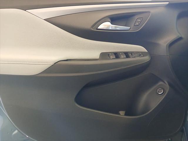 new 2025 Buick Envista car, priced at $26,392