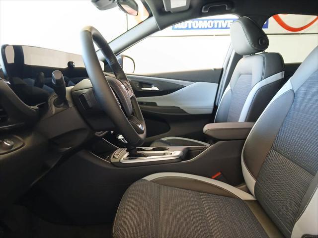 new 2025 Buick Envista car, priced at $26,392