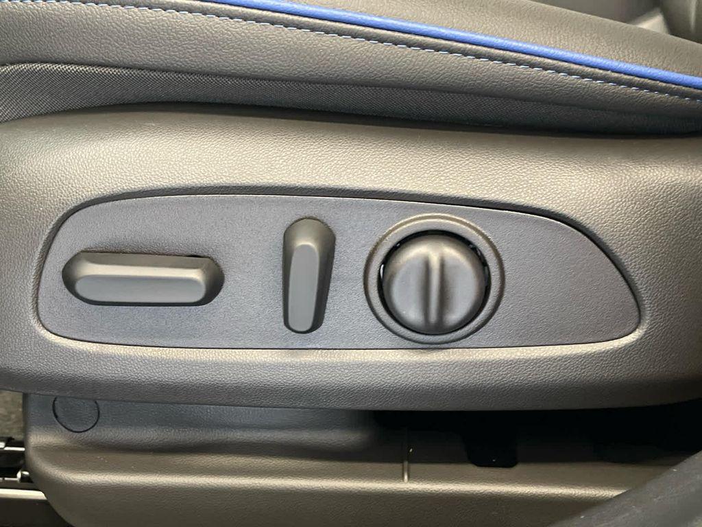 new 2025 Buick Envista car, priced at $29,315
