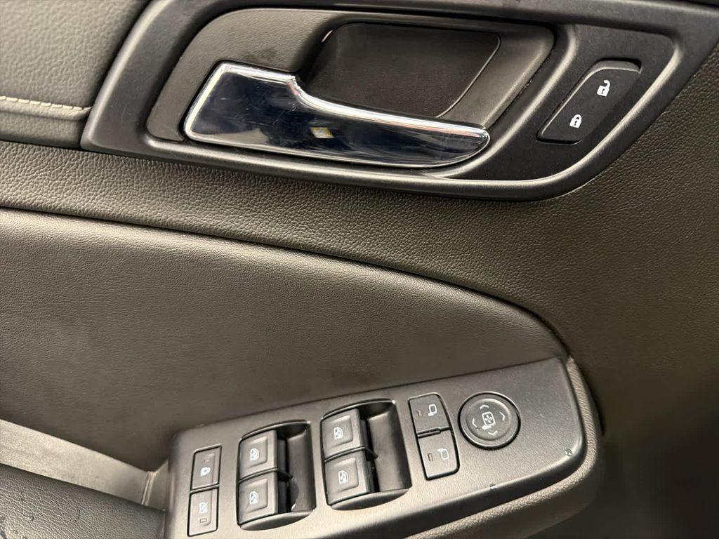 used 2019 GMC Yukon car, priced at $27,800