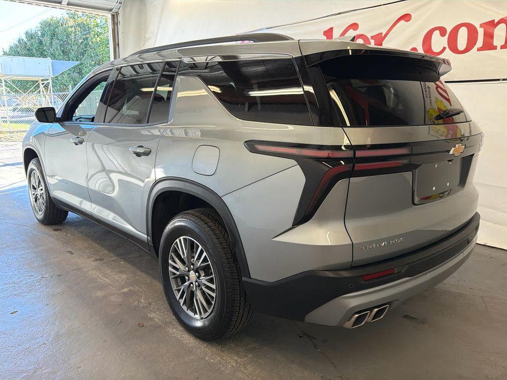 used 2025 Chevrolet Traverse car, priced at $38,800