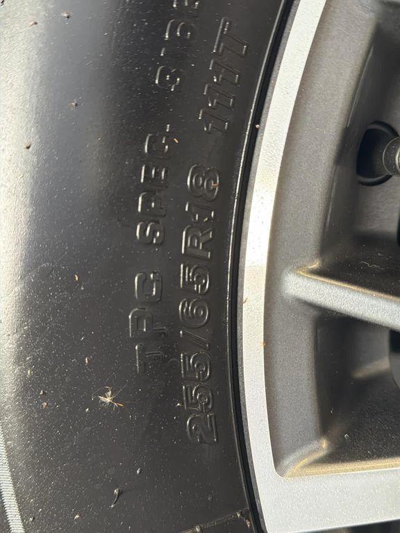 used 2025 Chevrolet Traverse car, priced at $38,800