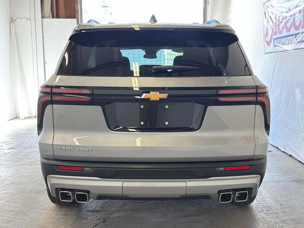 used 2025 Chevrolet Traverse car, priced at $38,800