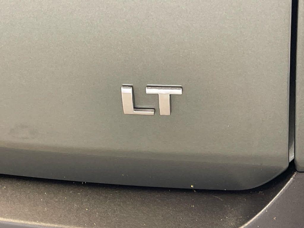 used 2023 Chevrolet Traverse car, priced at $32,001