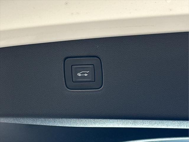 new 2025 Buick Envista car, priced at $28,820