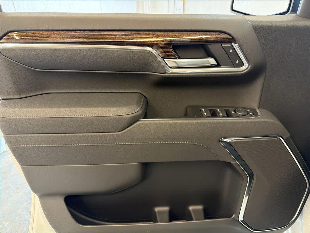 new 2026 GMC Sierra 1500 car, priced at $55,995