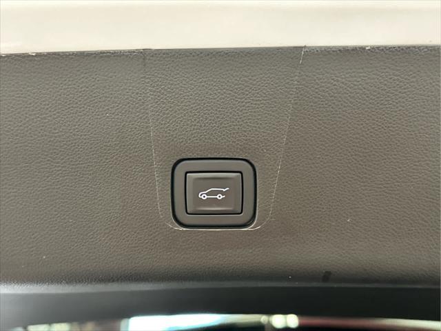 used 2023 Chevrolet Traverse car, priced at $33,767