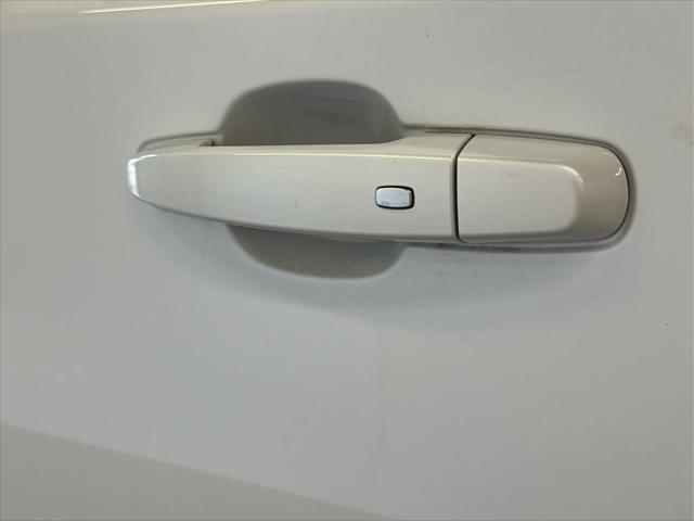used 2023 Chevrolet Traverse car, priced at $33,767