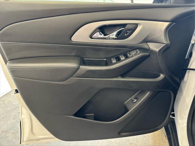 used 2023 Chevrolet Traverse car, priced at $33,767