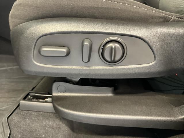 used 2023 Chevrolet Traverse car, priced at $33,767