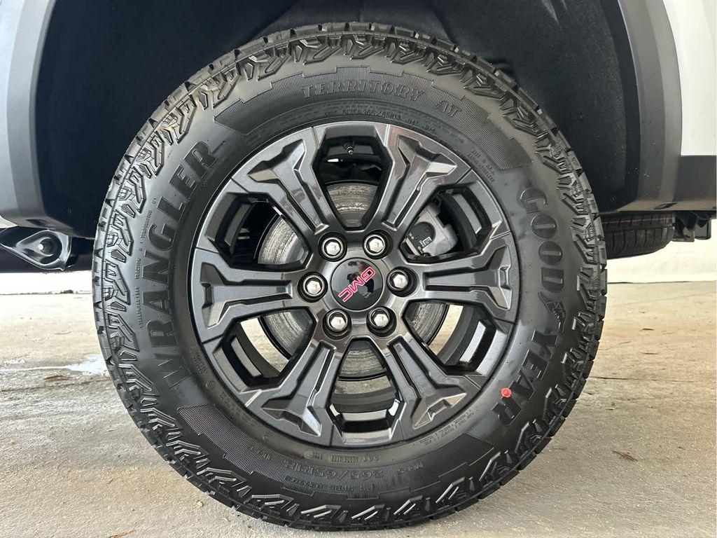 new 2025 GMC Canyon car, priced at $40,772