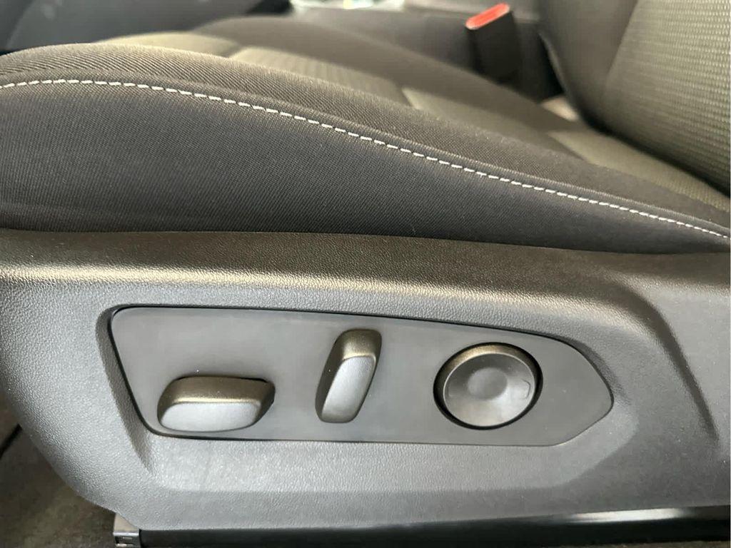 new 2025 GMC Canyon car, priced at $40,772