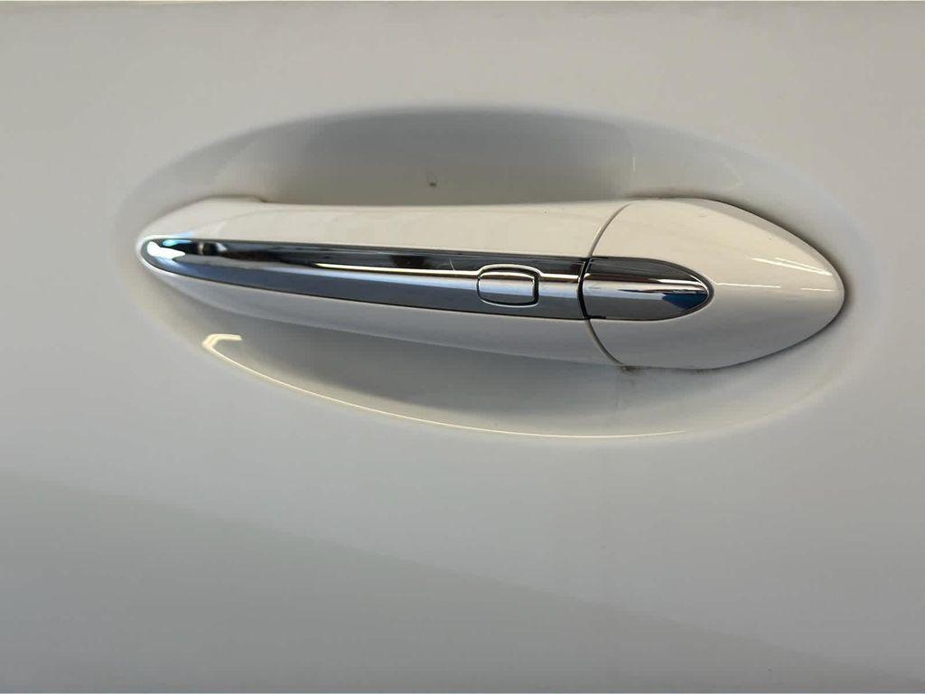 used 2022 Buick Envision car, priced at $25,000