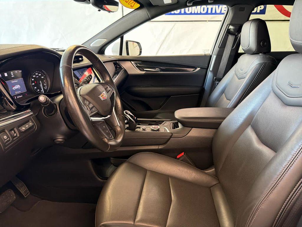 used 2021 Cadillac XT5 car, priced at $32,800