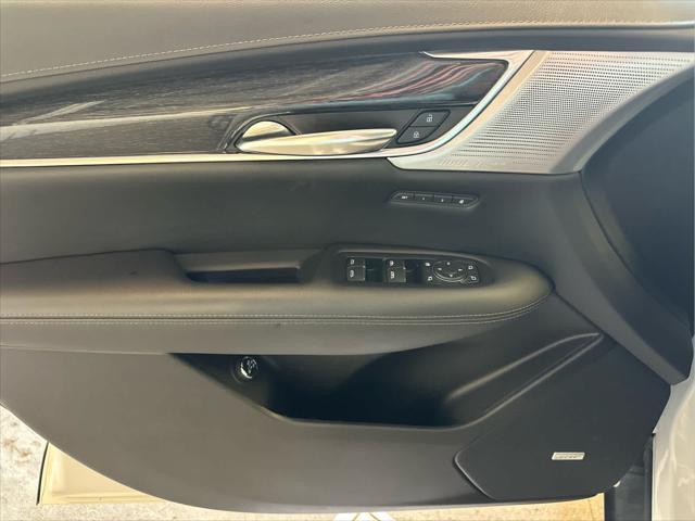 used 2022 Cadillac XT5 car, priced at $35,995