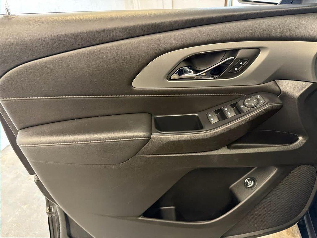used 2022 Chevrolet Traverse car, priced at $26,988