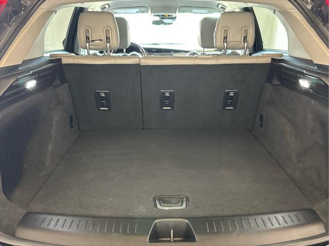 used 2022 Cadillac XT4 car, priced at $27,400