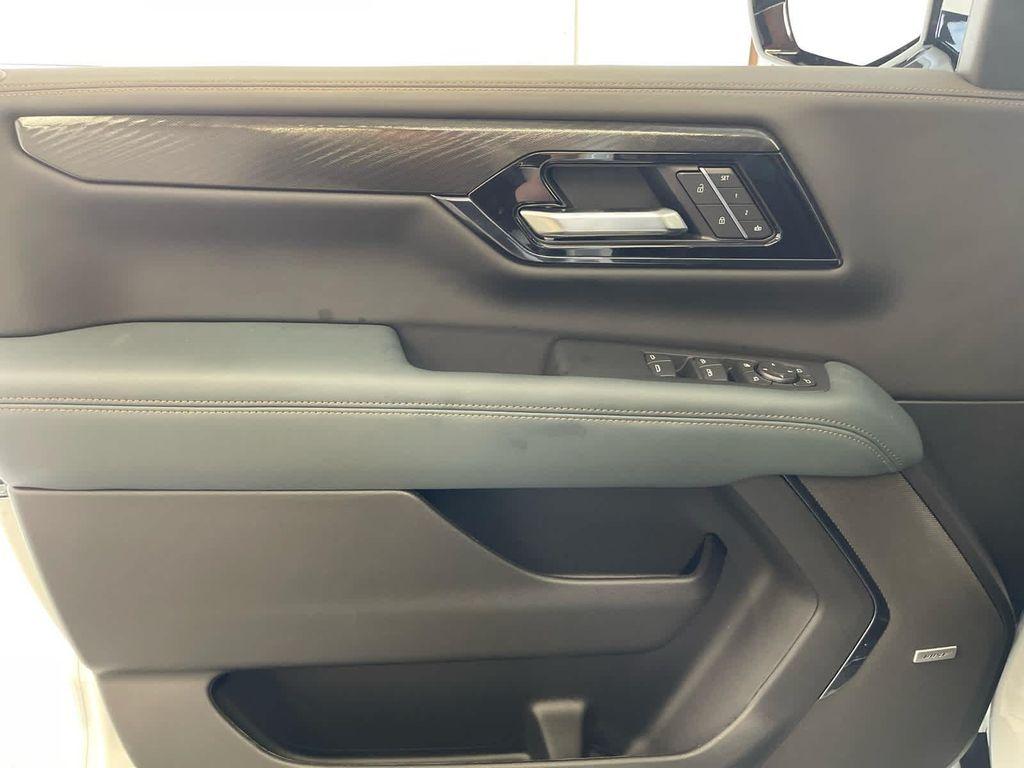 new 2025 GMC Yukon car, priced at $76,300