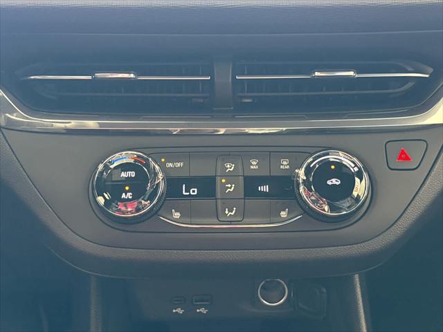 new 2025 Buick Envista car, priced at $27,875