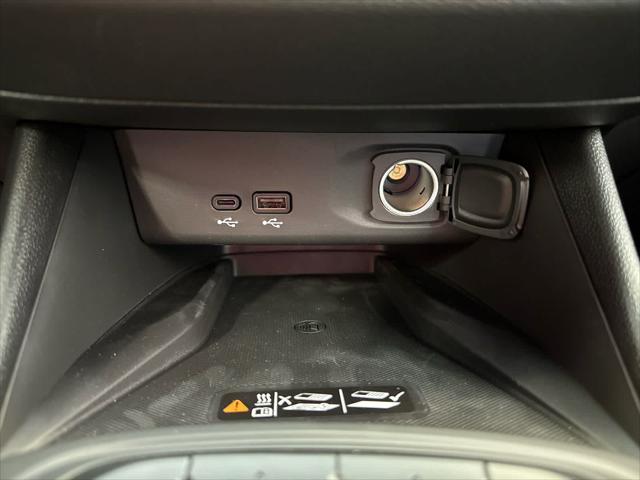 new 2025 Buick Envista car, priced at $27,875