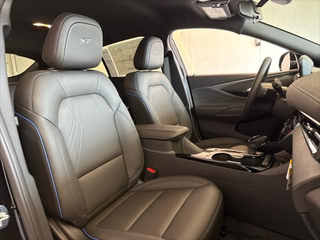 new 2025 Buick Envista car, priced at $29,275