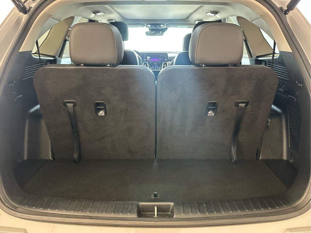 used 2022 Kia Sorento car, priced at $28,900