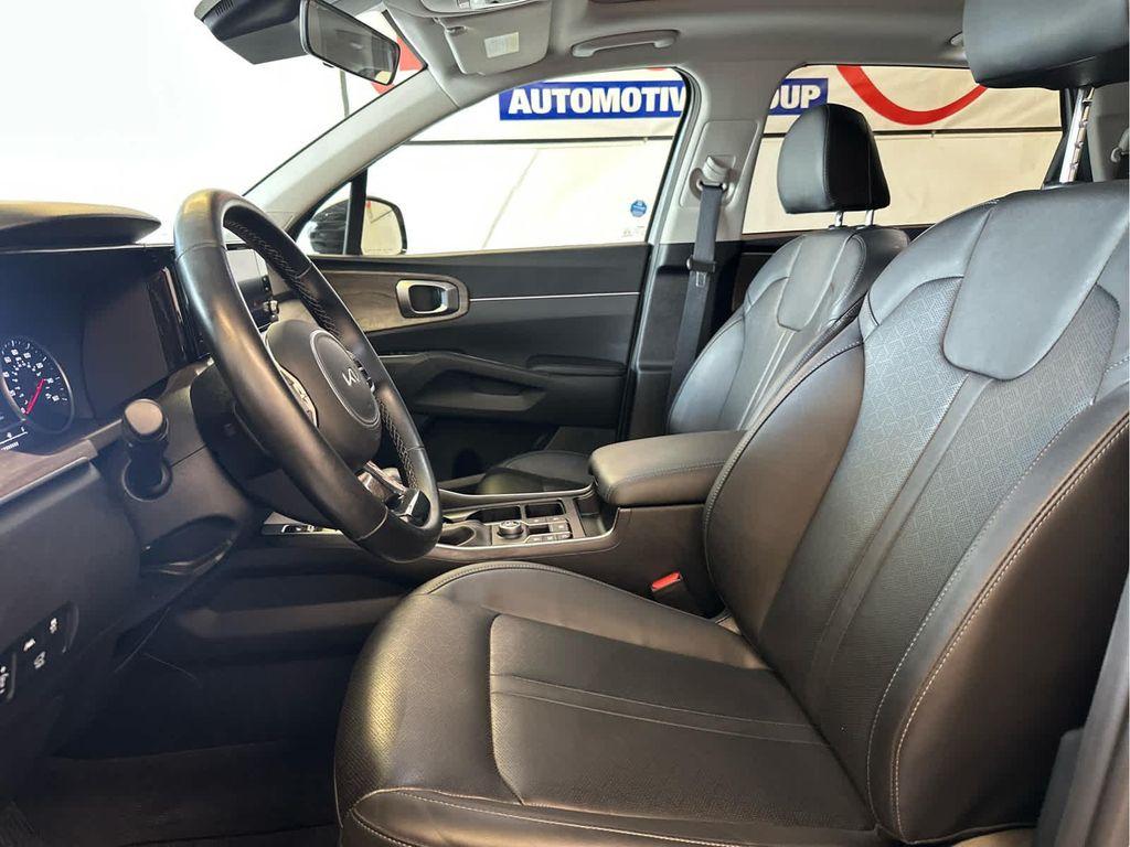 used 2022 Kia Sorento car, priced at $28,900