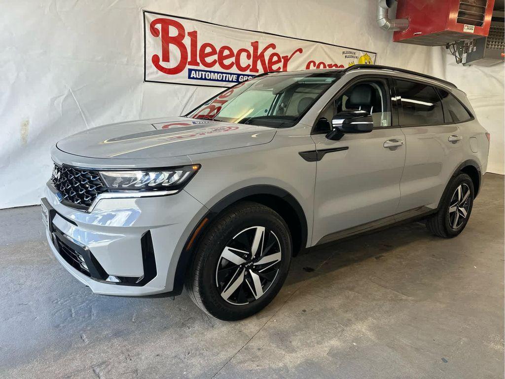 used 2022 Kia Sorento car, priced at $28,900