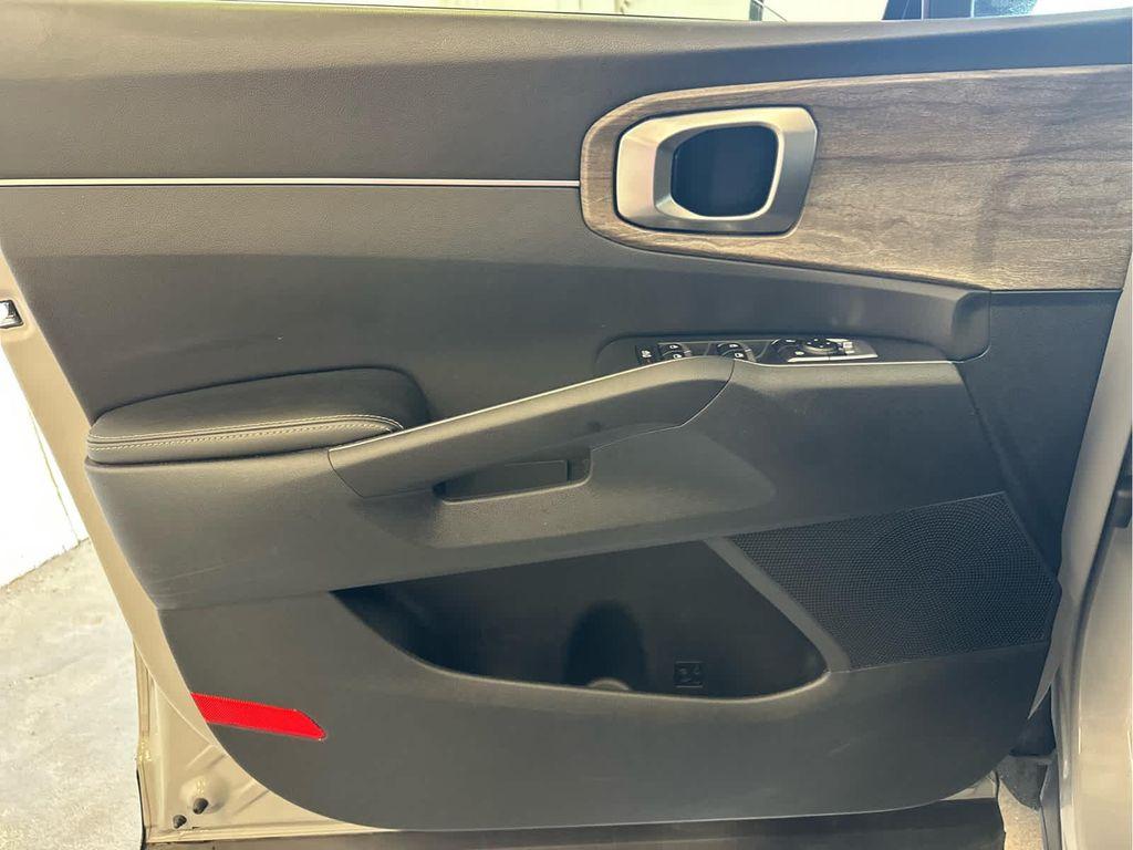 used 2022 Kia Sorento car, priced at $28,900