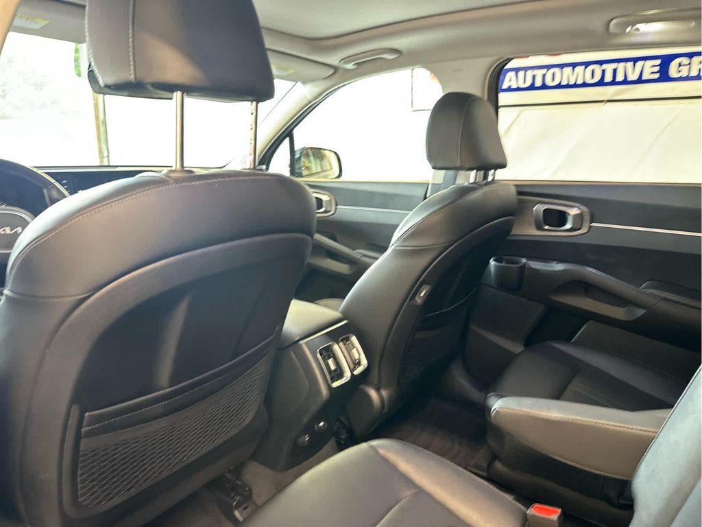 used 2022 Kia Sorento car, priced at $28,900