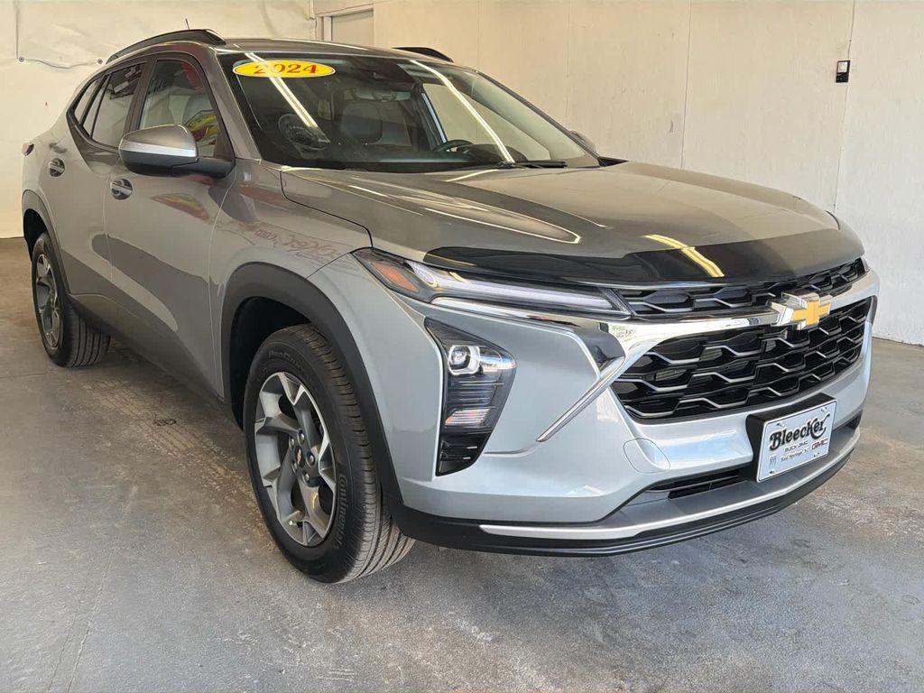 used 2024 Chevrolet Trax car, priced at $21,900