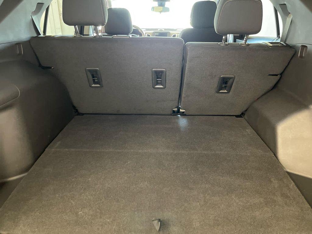 used 2023 Chevrolet Equinox car, priced at $24,414