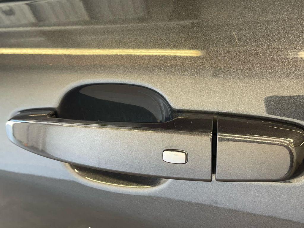 used 2023 Chevrolet Equinox car, priced at $24,414