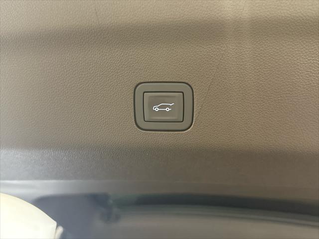 new 2025 GMC Yukon XL car, priced at $80,055