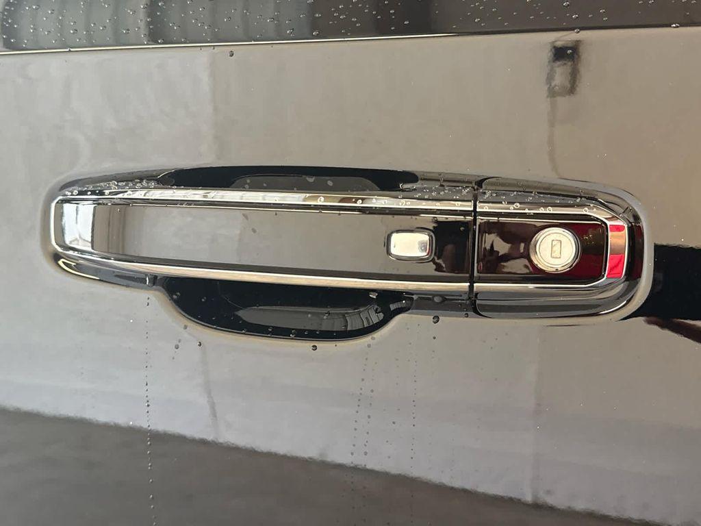 new 2025 GMC Yukon XL car, priced at $76,610