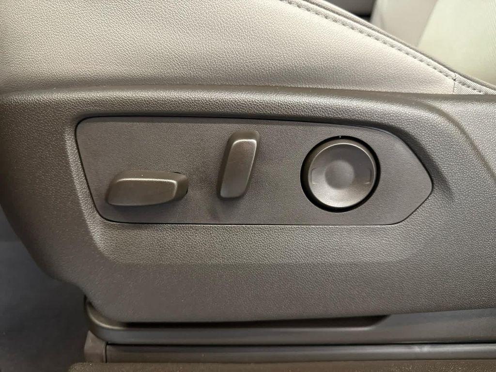 new 2025 GMC Yukon XL car, priced at $76,610