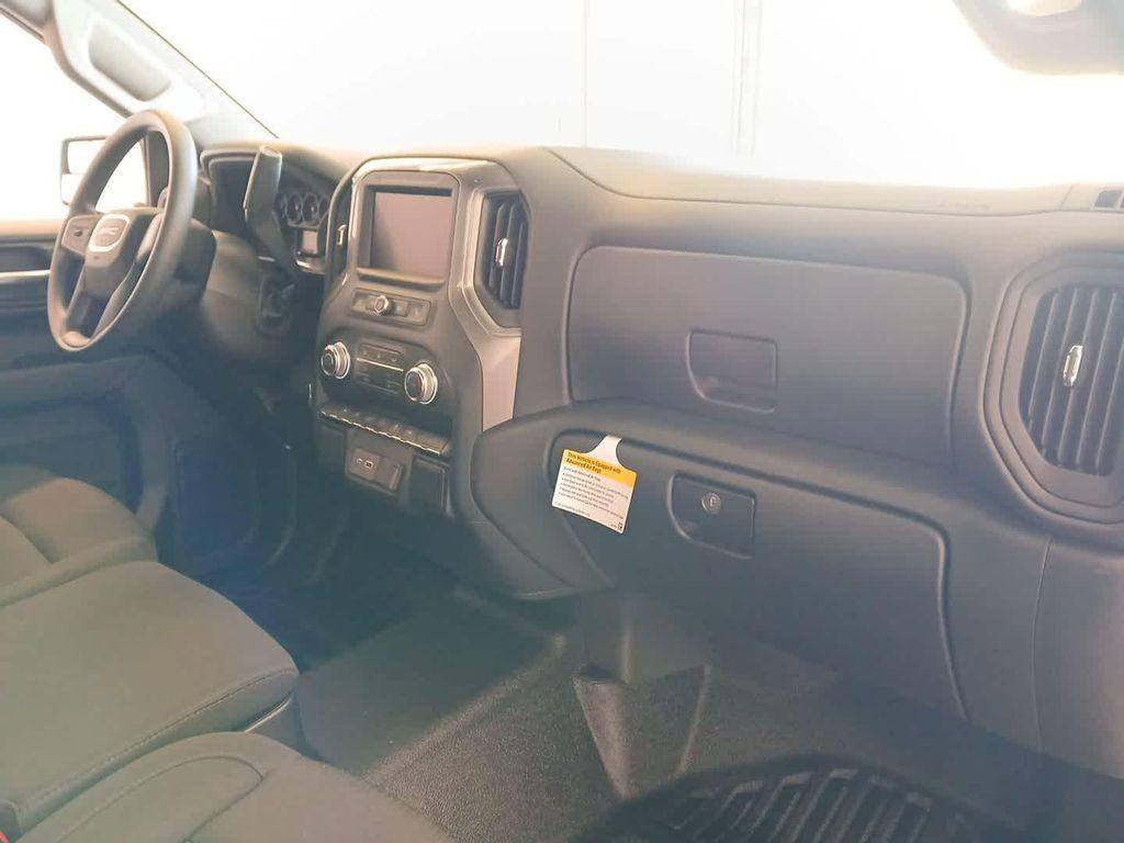 new 2025 GMC Sierra 1500 car, priced at $41,882