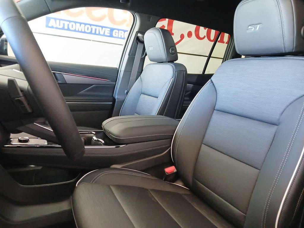 new 2025 Buick Enclave car, priced at $45,900