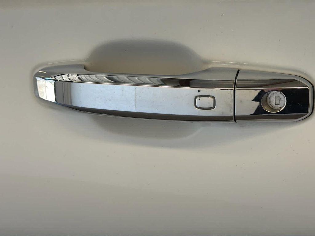 used 2020 GMC Sierra 1500 car, priced at $32,900