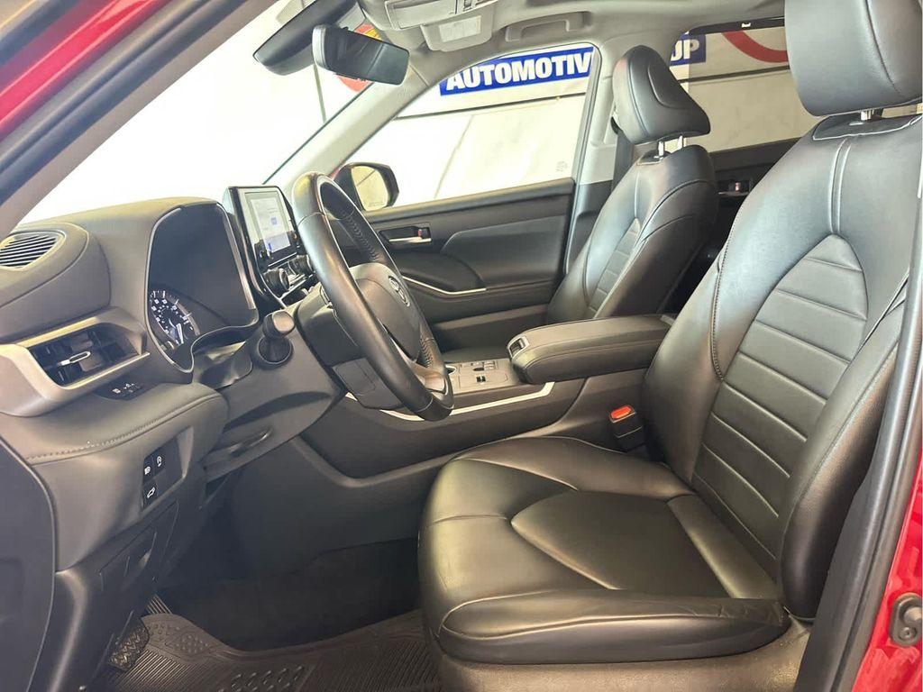 used 2023 Toyota Highlander car, priced at $36,500