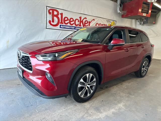 used 2023 Toyota Highlander car, priced at $36,430