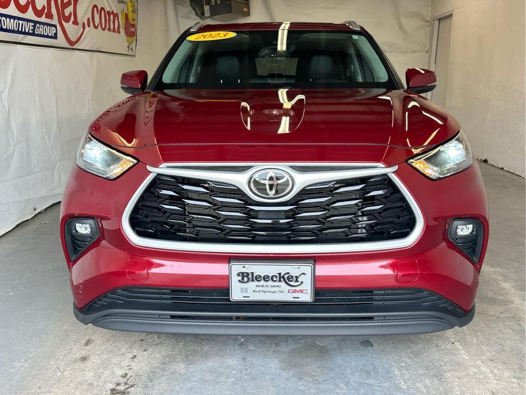used 2023 Toyota Highlander car, priced at $36,500