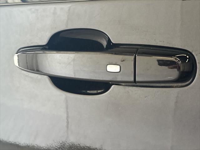 used 2022 Chevrolet Traverse car, priced at $28,777