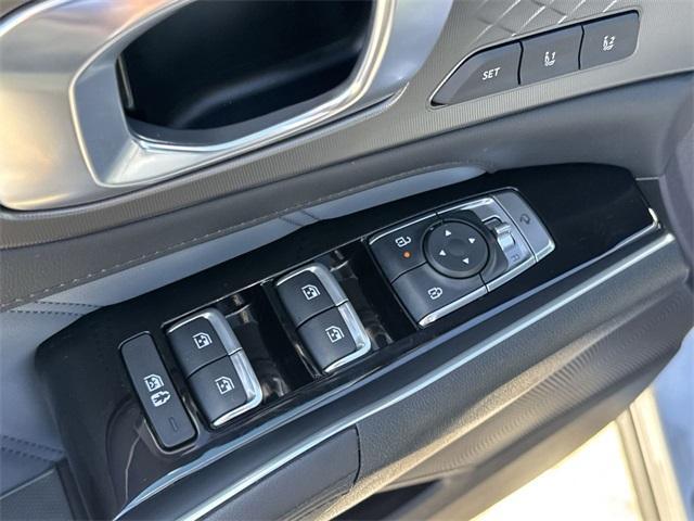used 2025 Kia Sorento Hybrid car, priced at $45,797
