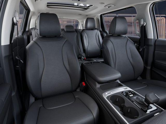 new 2025 Kia Carnival car, priced at $45,602